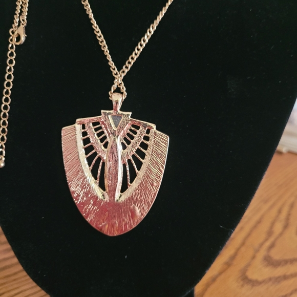 Abalone and Resin Necklace - Picture 6 of 10